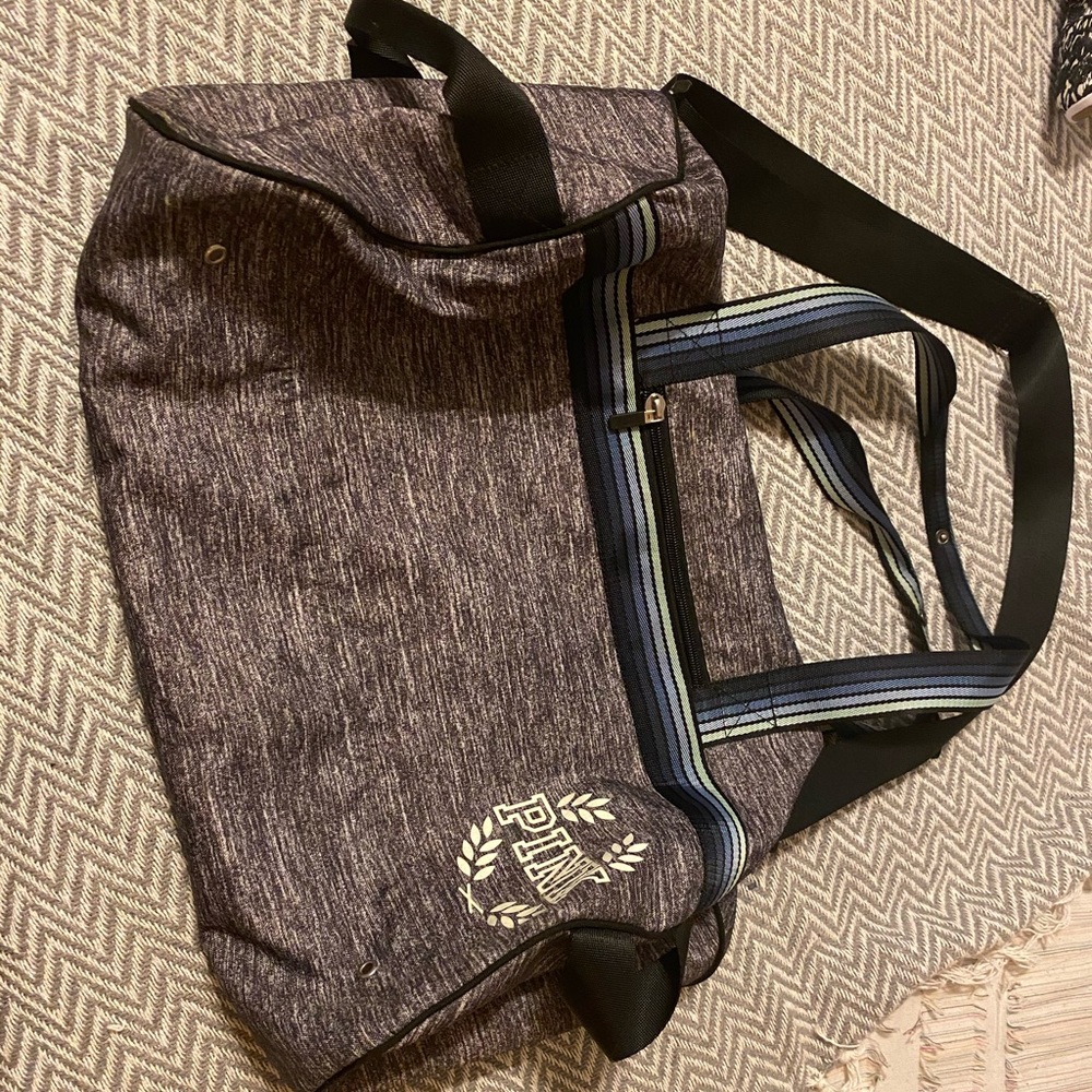 PINK Dufflebag